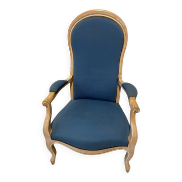 Fauteuil Voltaire bois cérusé et tissu bleu