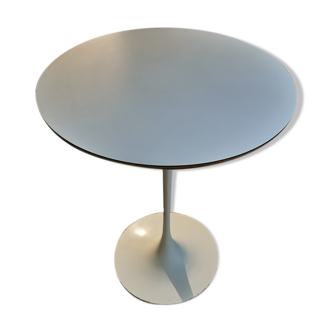 Side table by Eero Saarinen for Knoll 1960