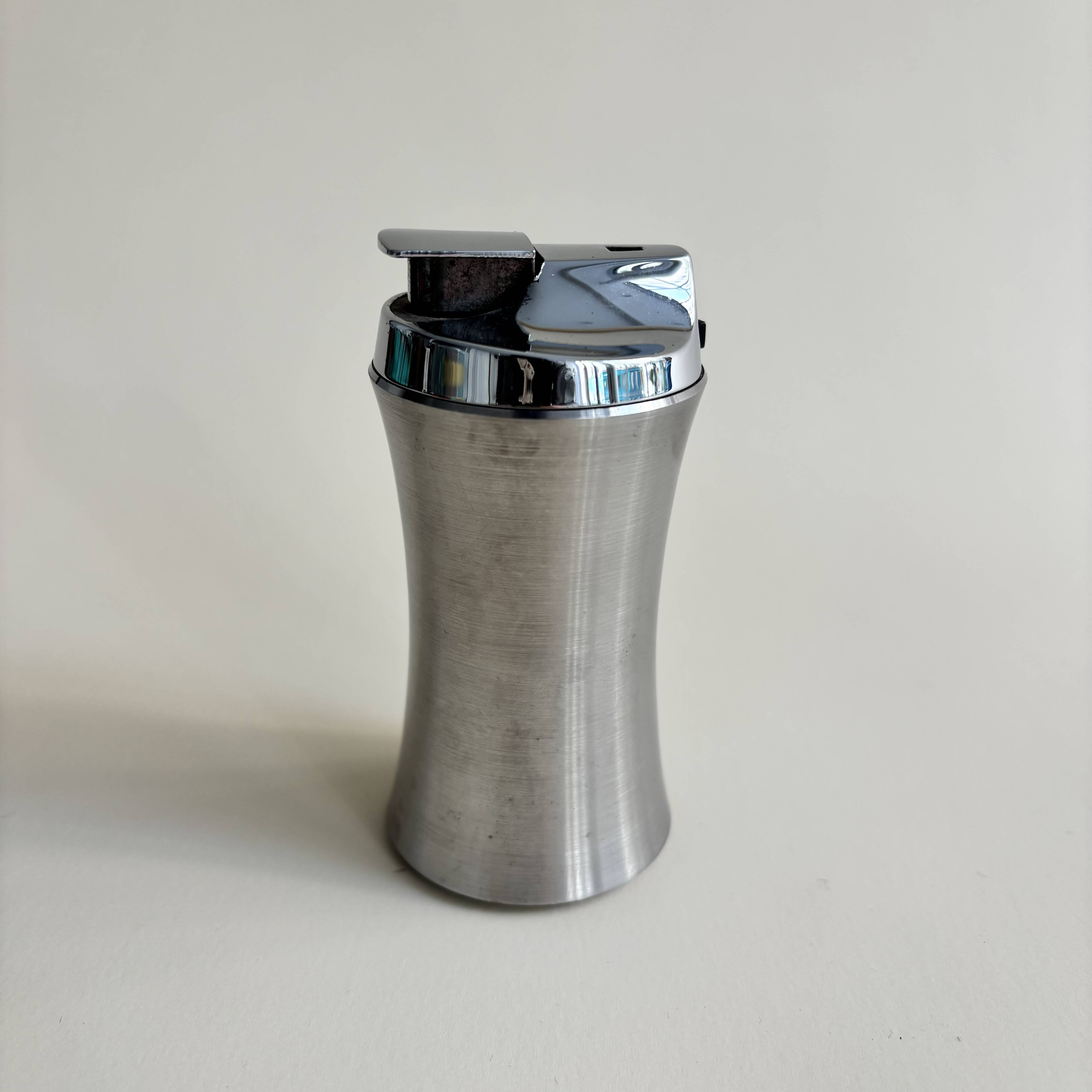 Briquet de table en métal