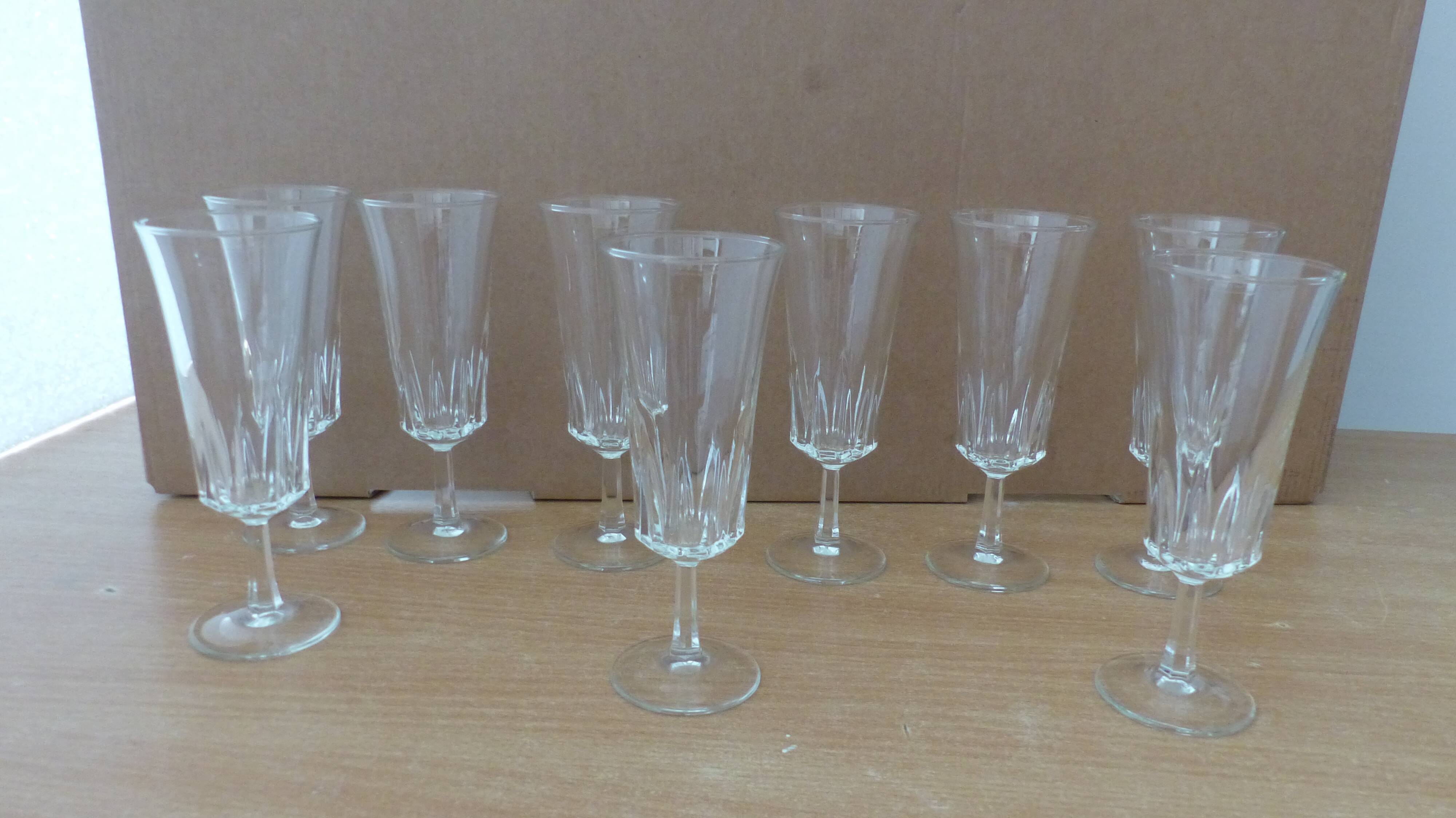9 champagne flutes