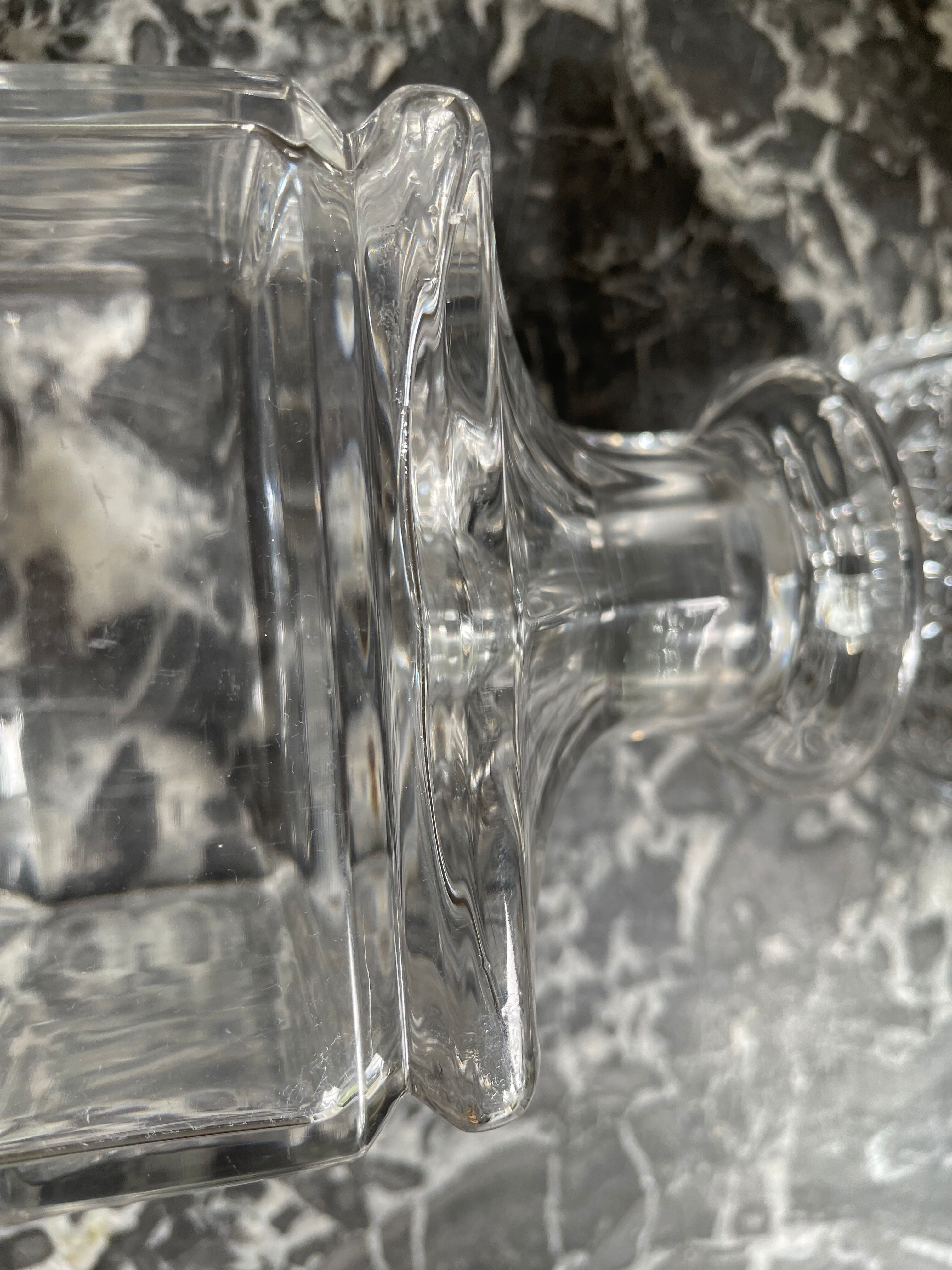 Vintage crystal decanter diamond tip