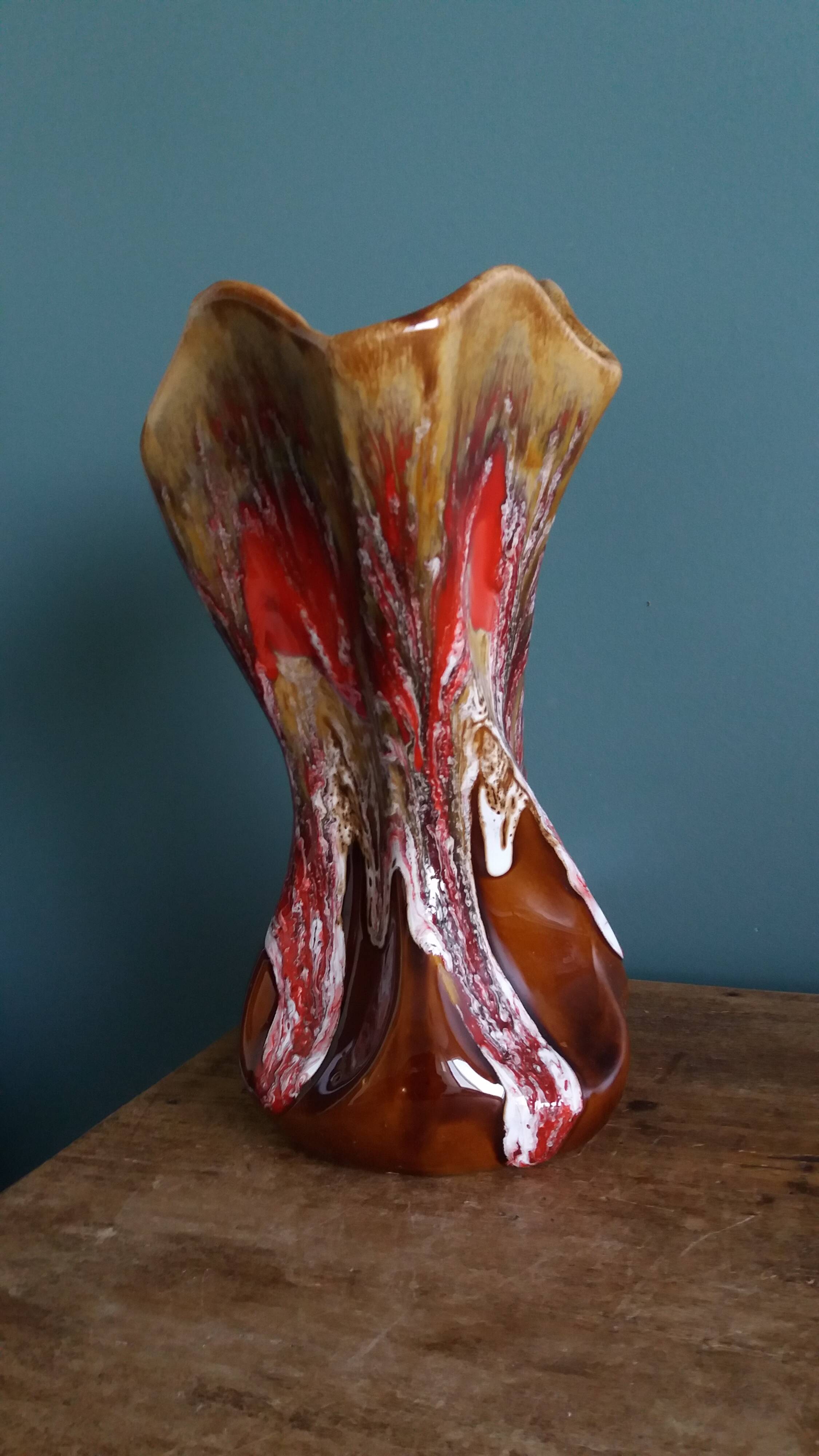 Vallauris vase in flamed ceramic, free-form model 330.