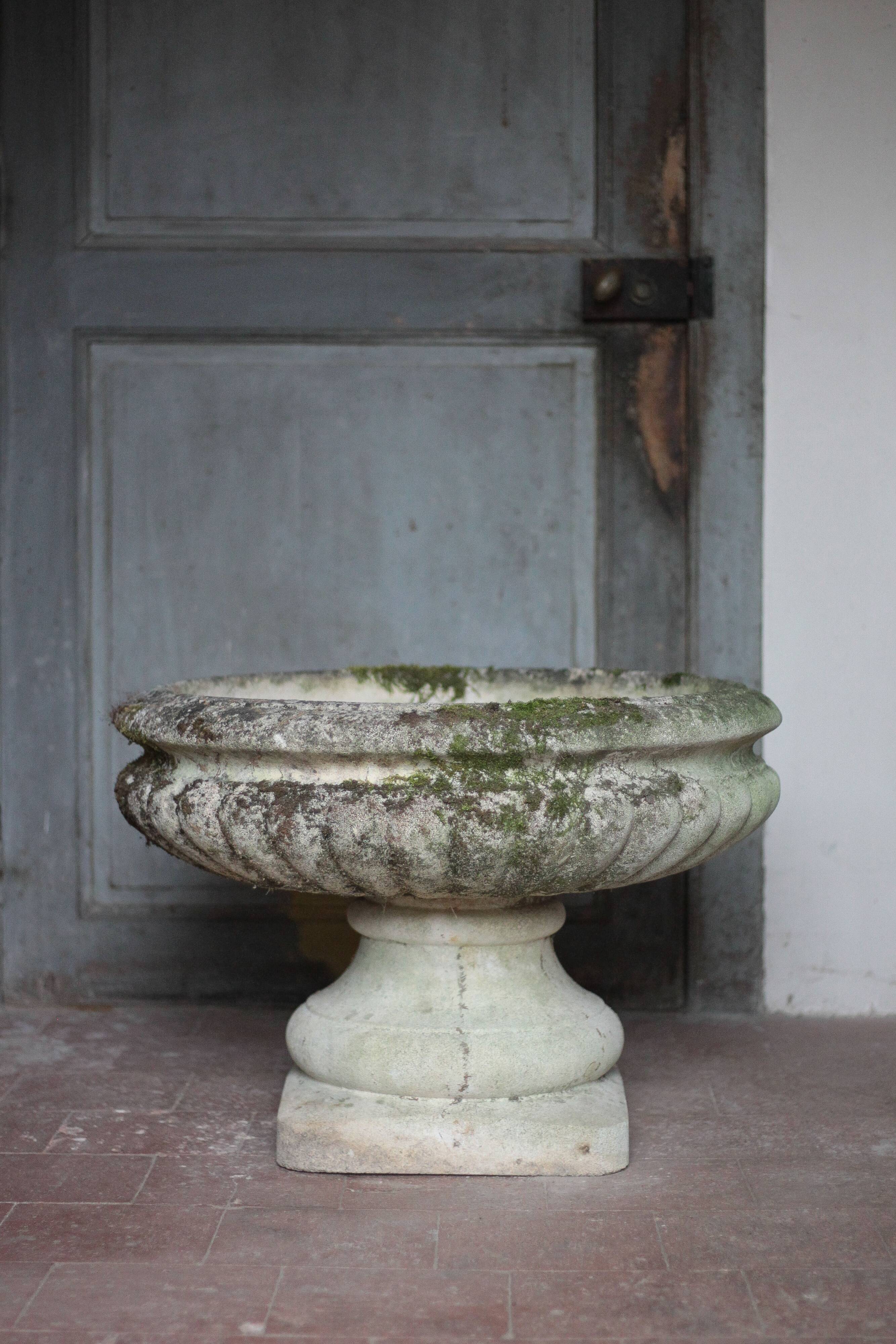 Grandon Fres planter, plant pot, outdoor pot, stone pot