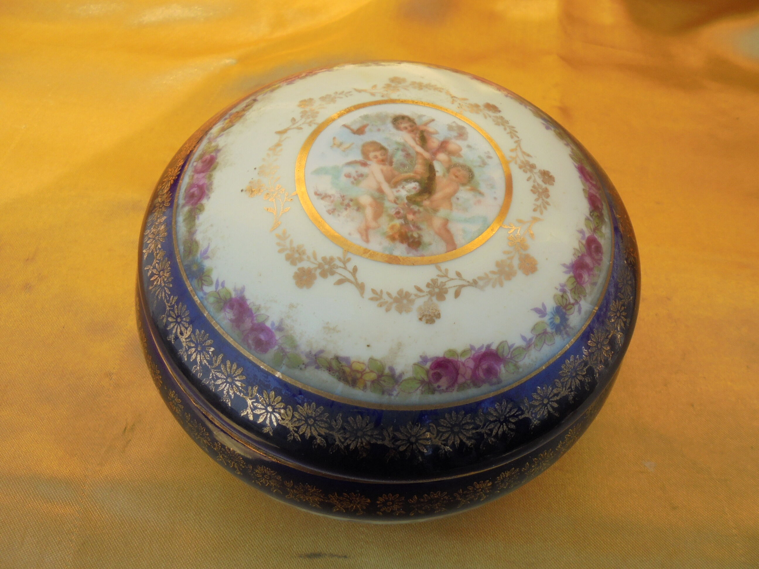 Jewelry box candy porcelain decoration cherubs