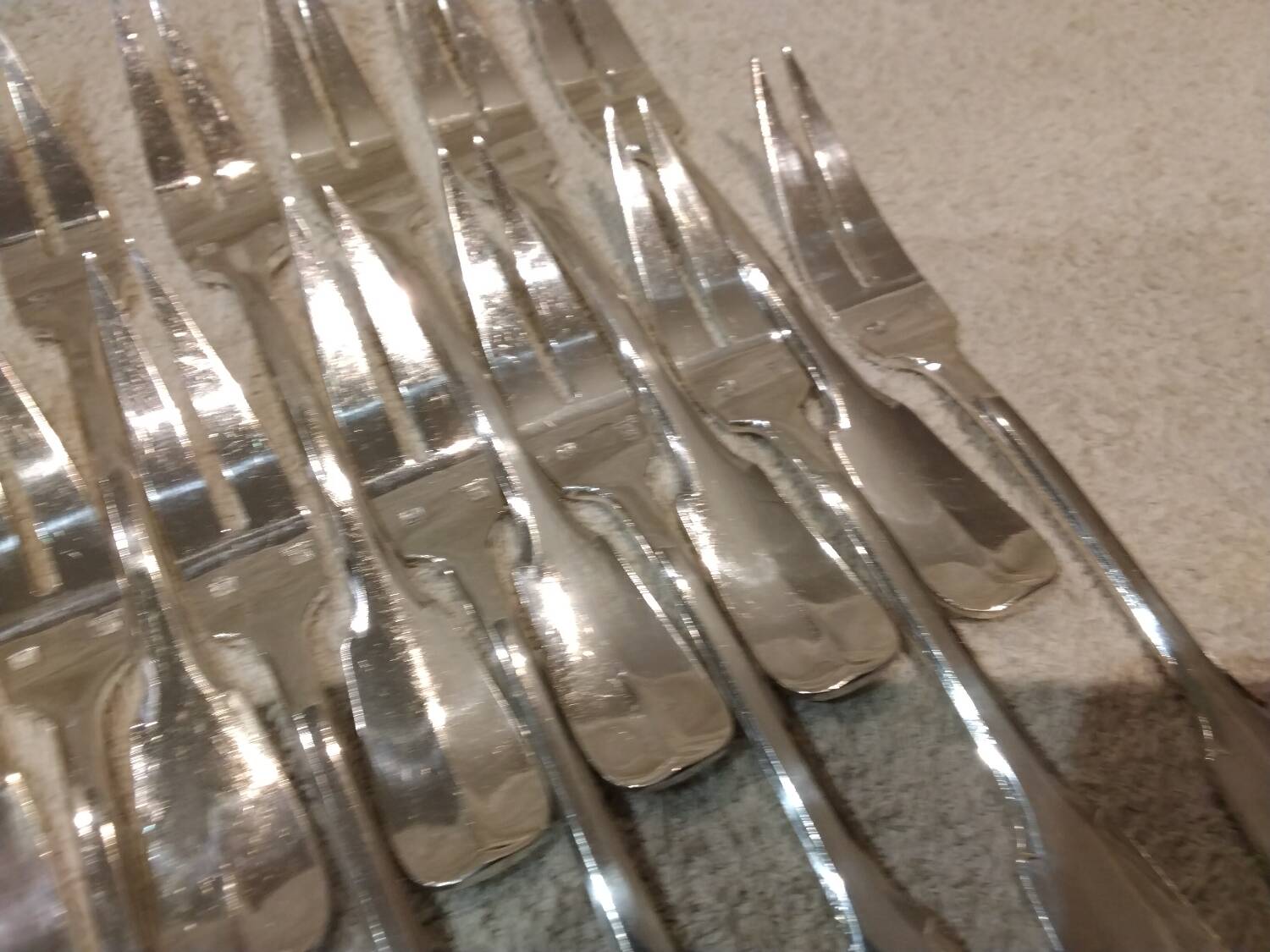 12 fourchettes à escargots métal argenté orfèvre Francia uni-plat