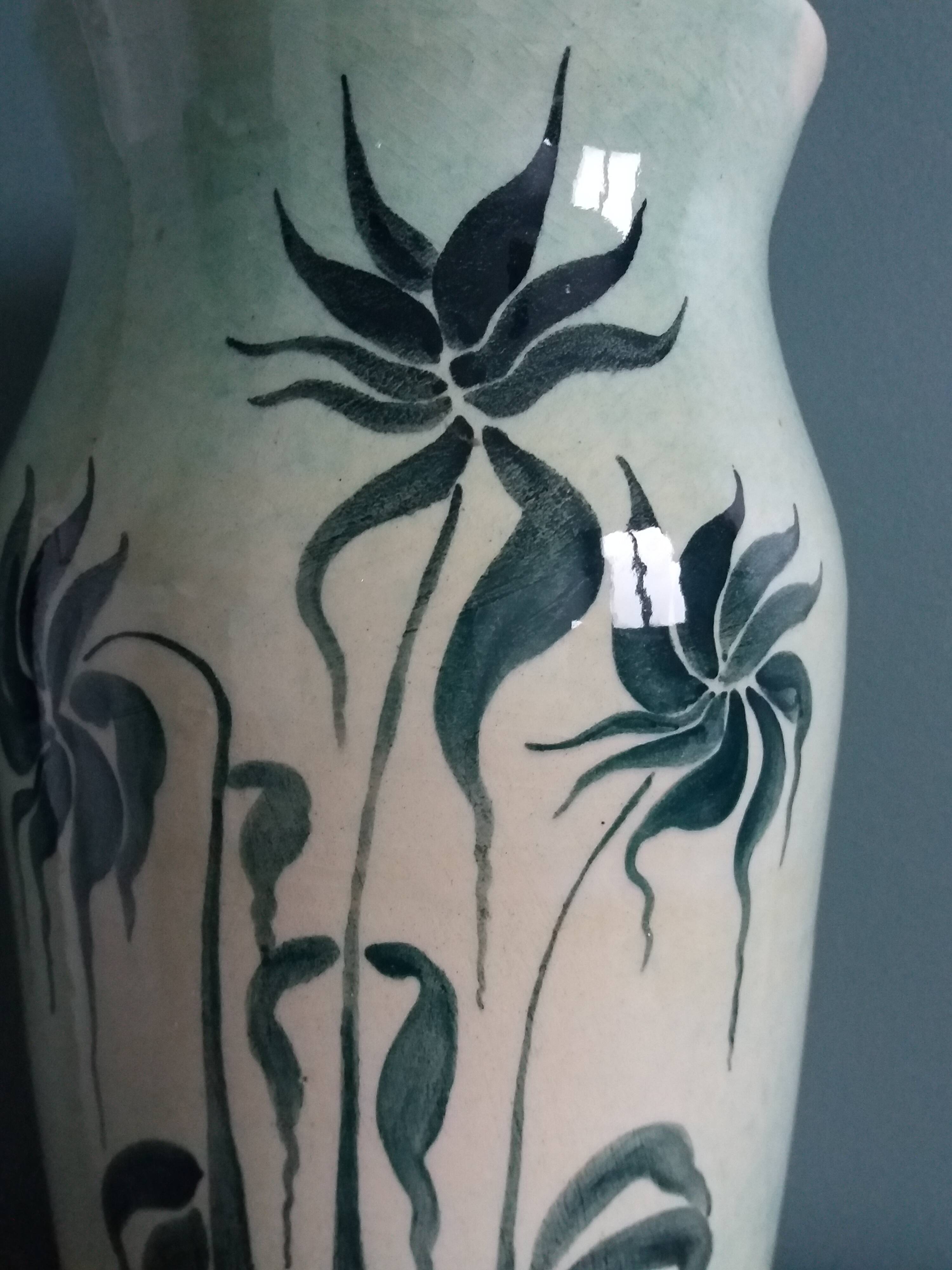 Vase signed Gabet