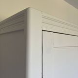 Armoire parisienne vintage – intérieur fleuri framboise – pièce unique