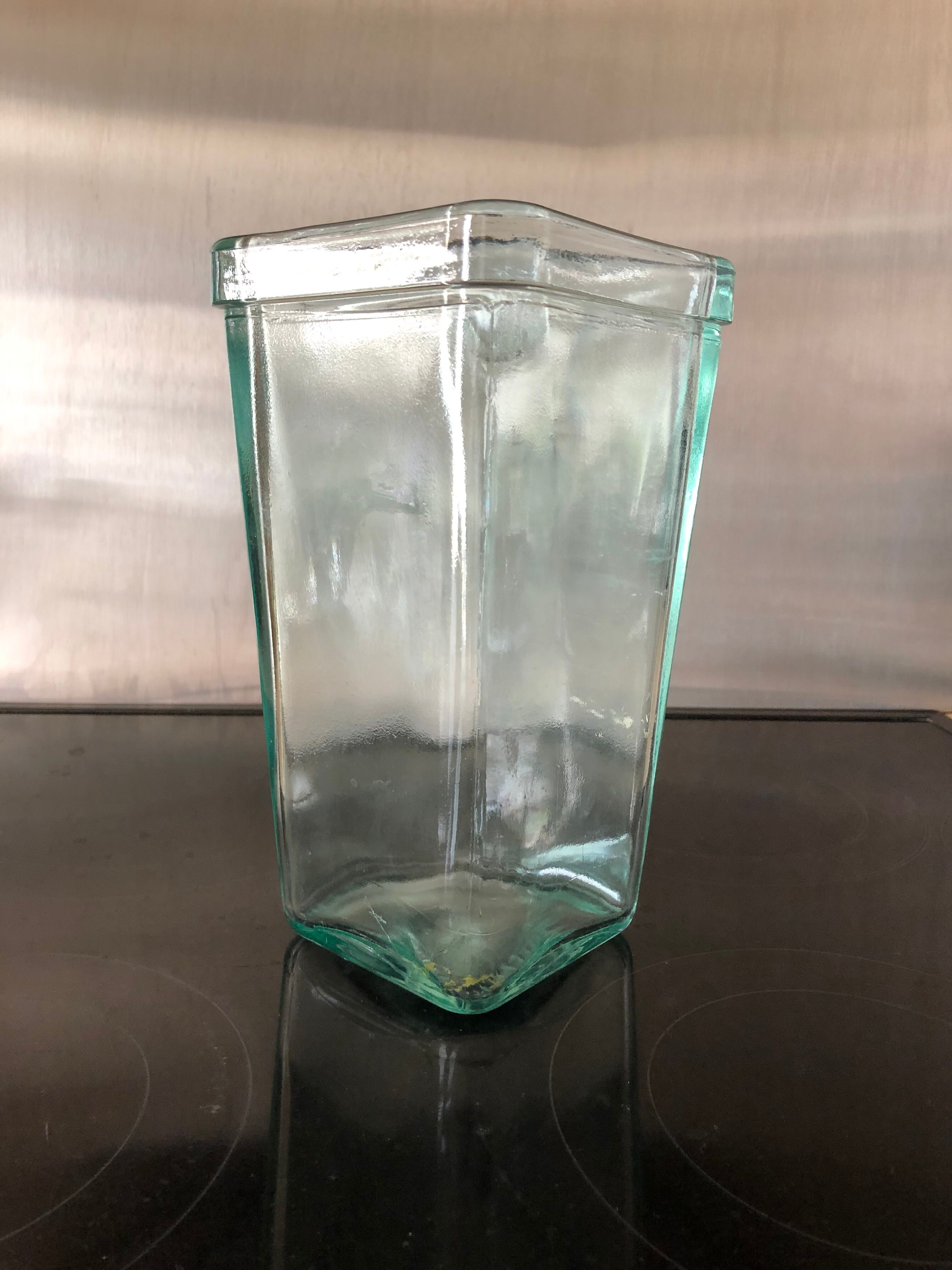 Square-based glass vase