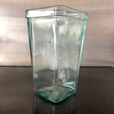 Vase en verre à base carrée