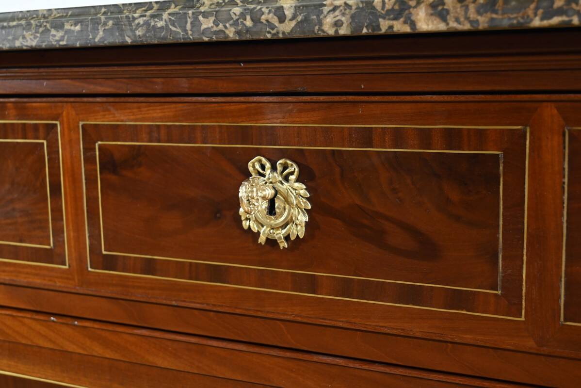 Rare mahogany commode, Louis XVI period – 2nd half of the 18th century.