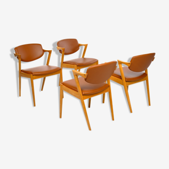 Quatre chaises Kai Kristiansen chêne avec revêtement en cuir neuf