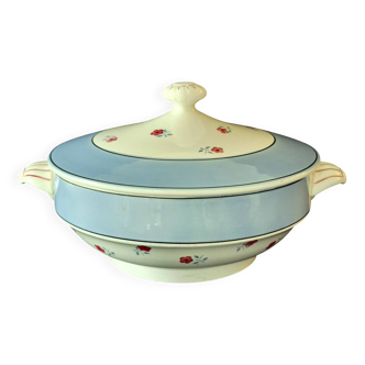 Vegetable dish (soup tureen) in Digoin Sarreguemines earthenware, model AIX A156.