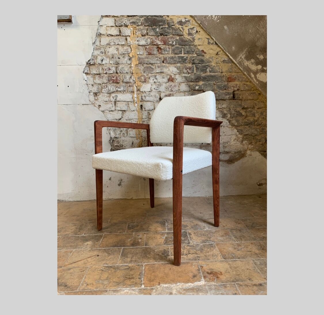 Fauteuil Mid Century bois et tissu laine bouclée