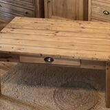 Old farmhouse coffee table with 1 drawer in raw solid wood.