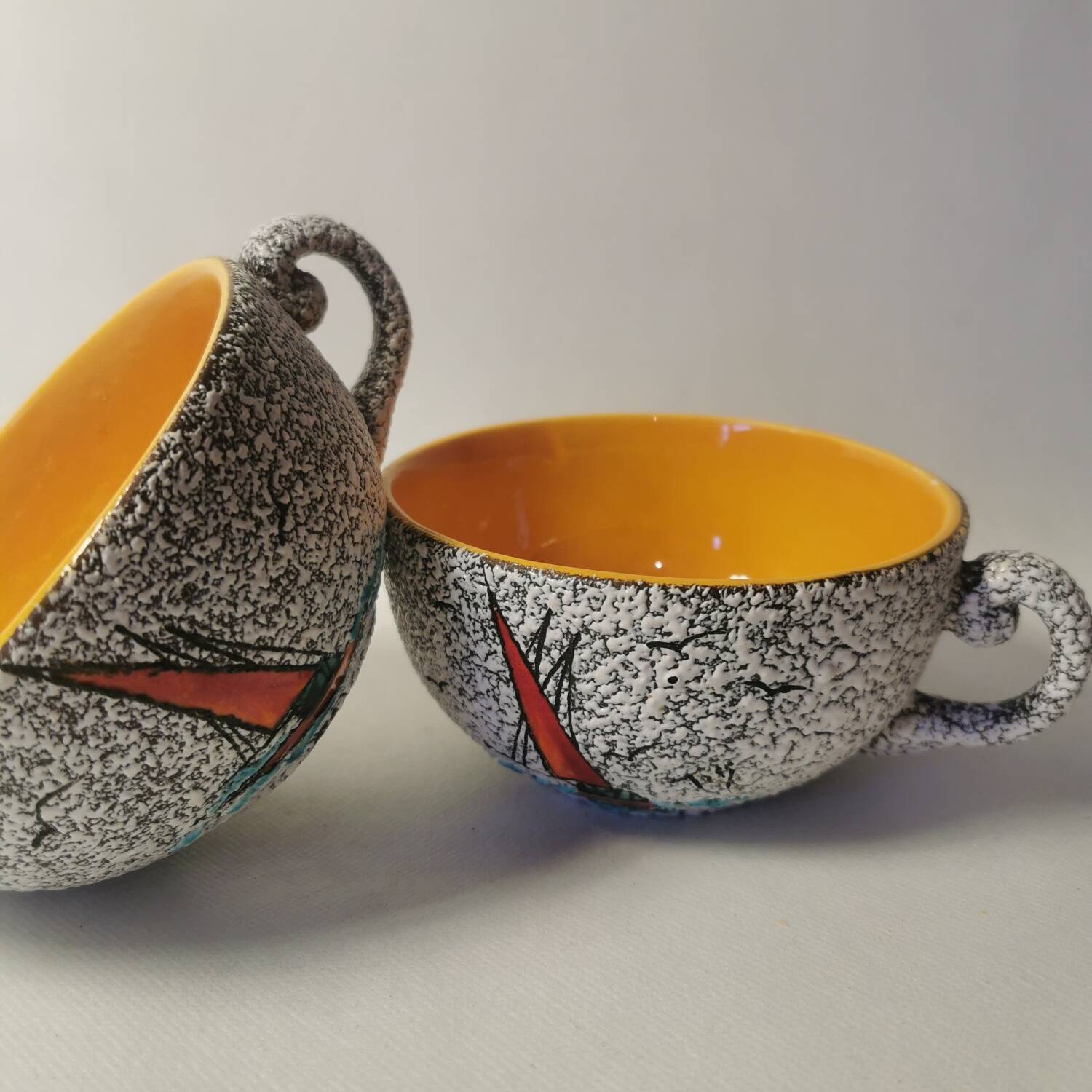 2 Vintage ceramic cups signed Tess boat decor in enamels