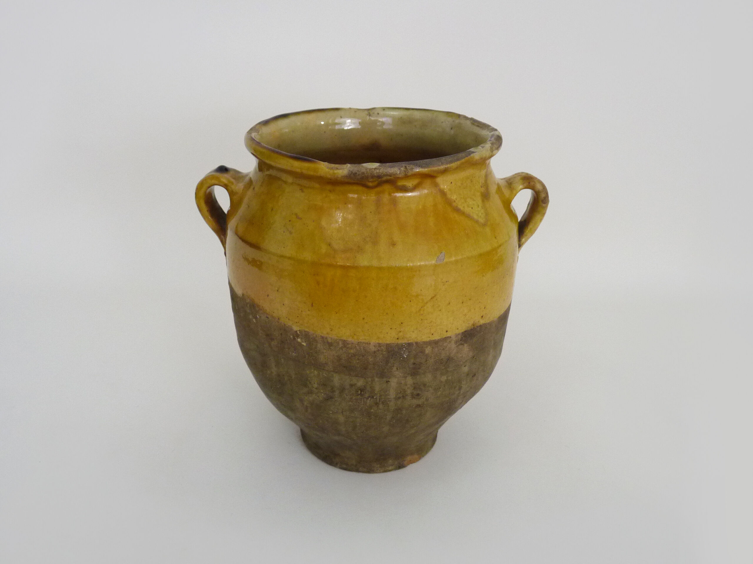 Varnished yellow confit pot, south-west of France. Conservation jar. Pyrenees XIXth