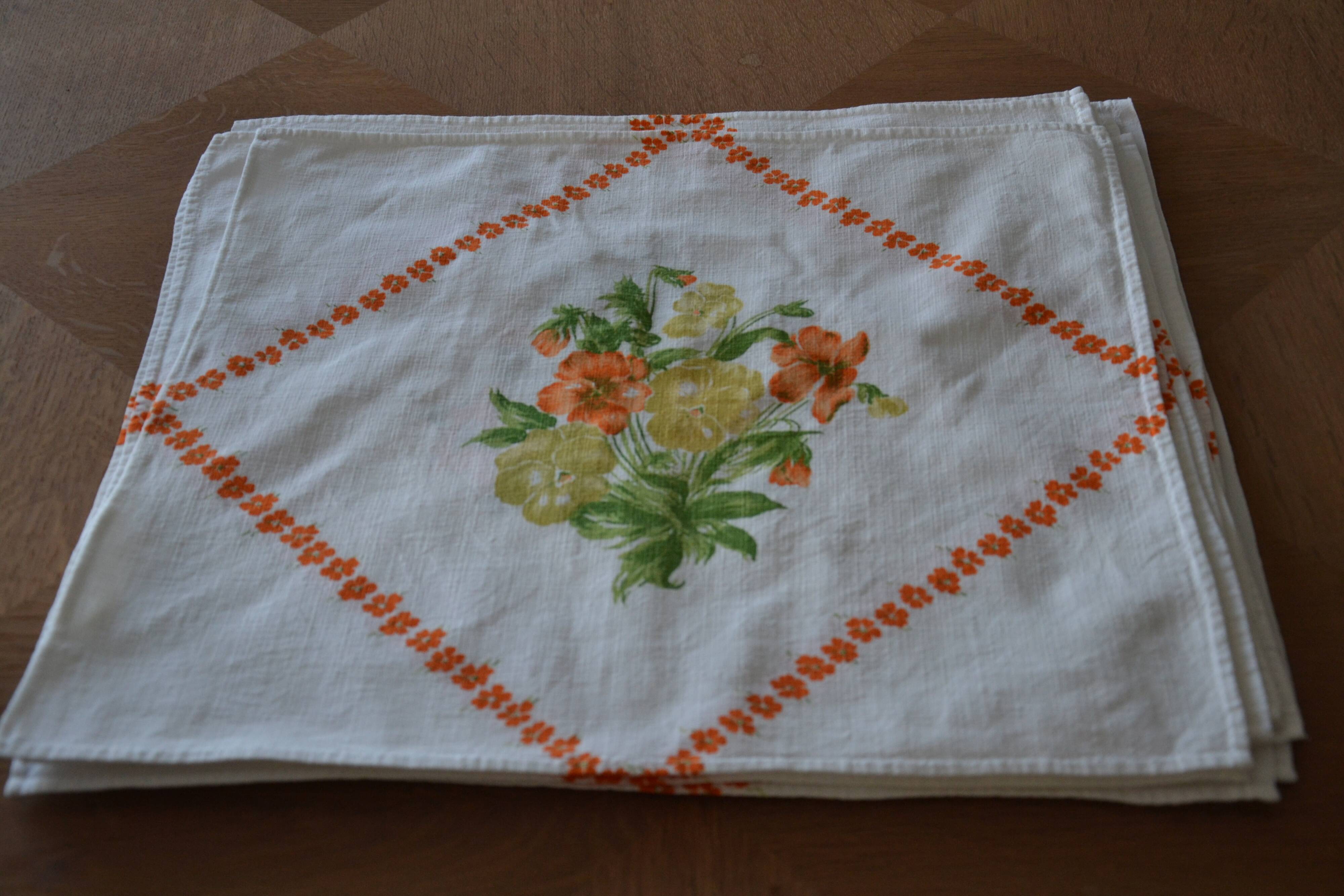 10 vintage napkins