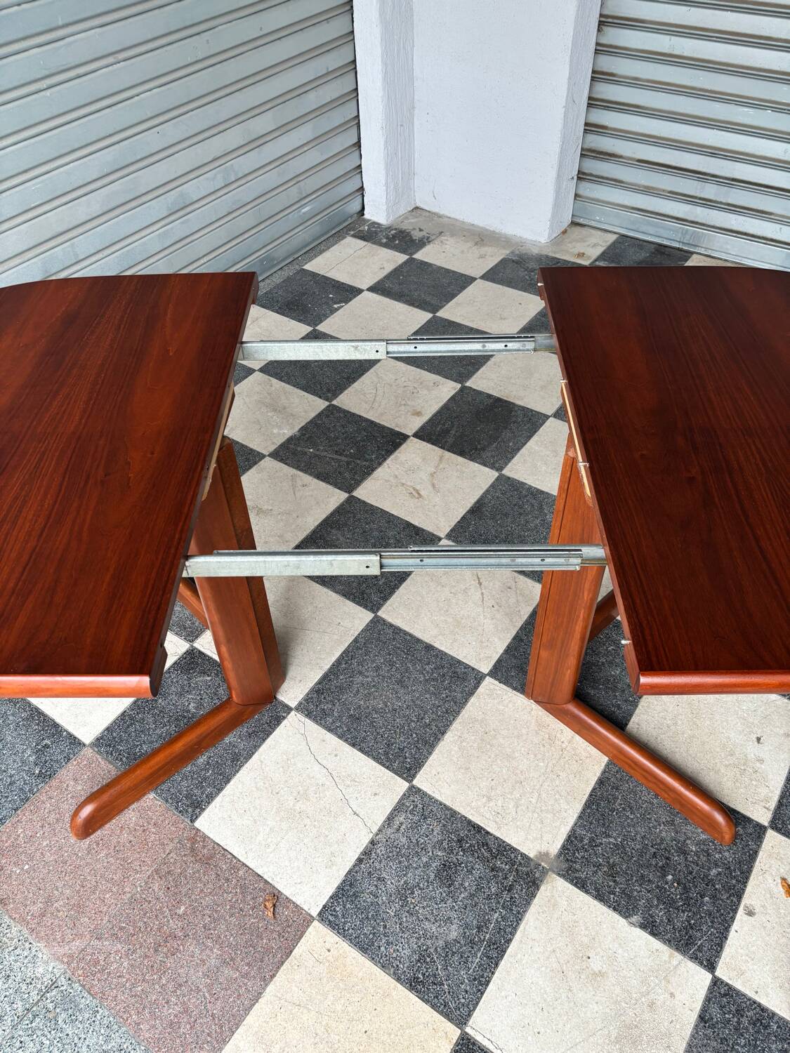 Vintage Scandinavian extendable table