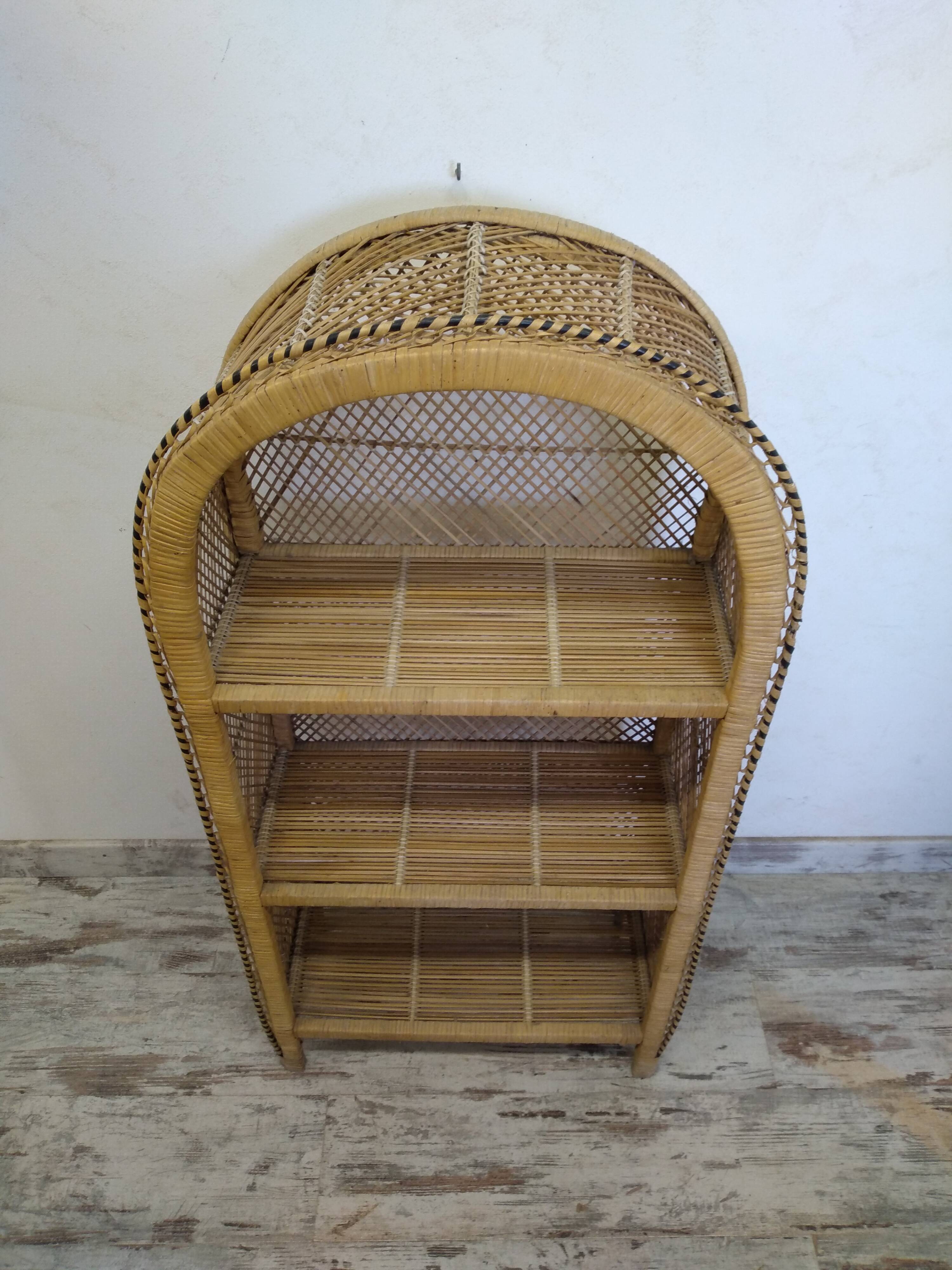 Étagère en osier vintage