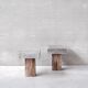 Paire de socles ou tables d’appoint en bois et en pierre (n° 2)