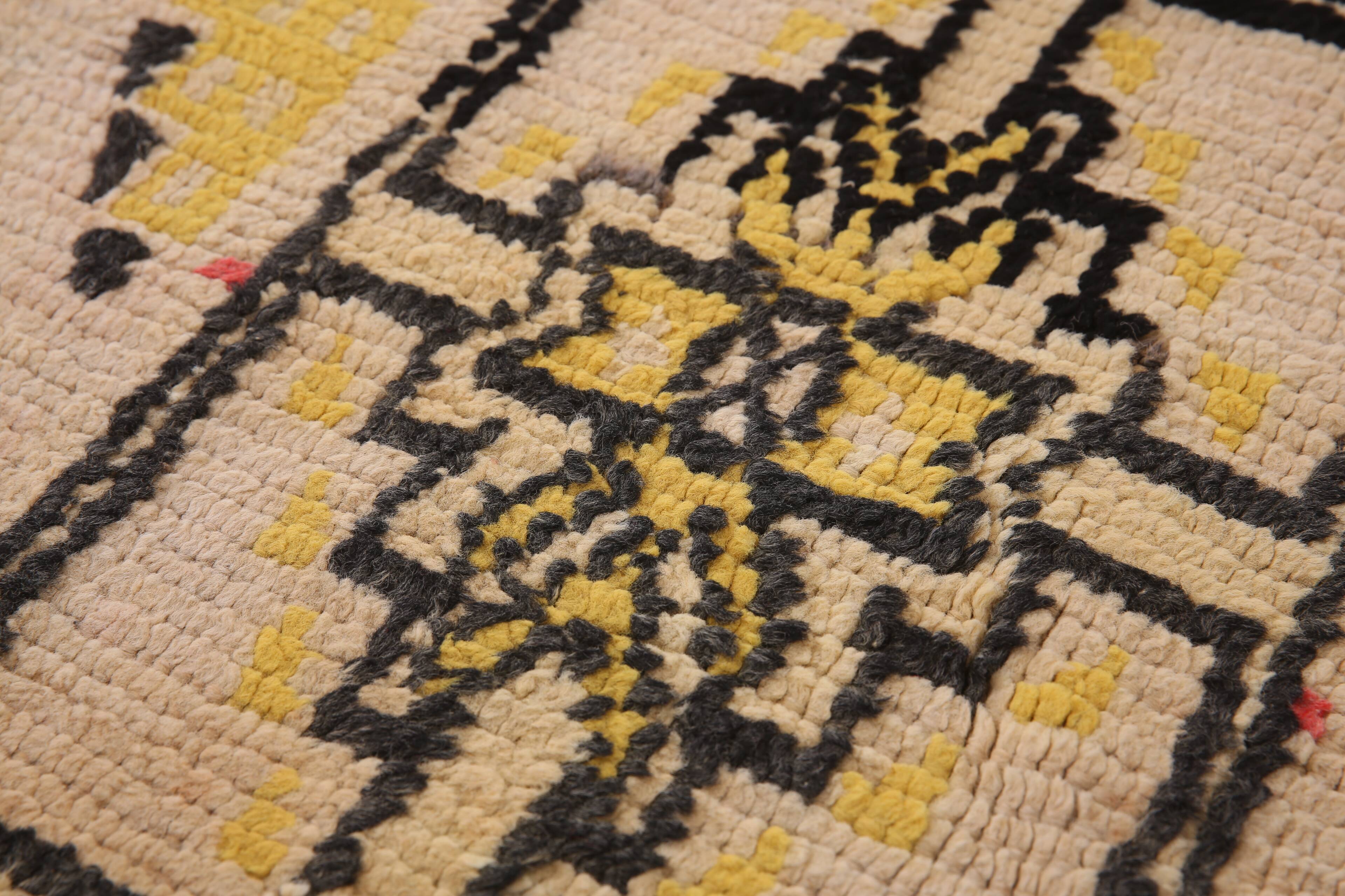 Beige Vintage Moroccan Rug 199 x 376 cm - Berber Wool Rug Handmade