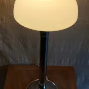 Table lamp in Bauhaus style with chrome metal and opaline globe - mid 20th century.