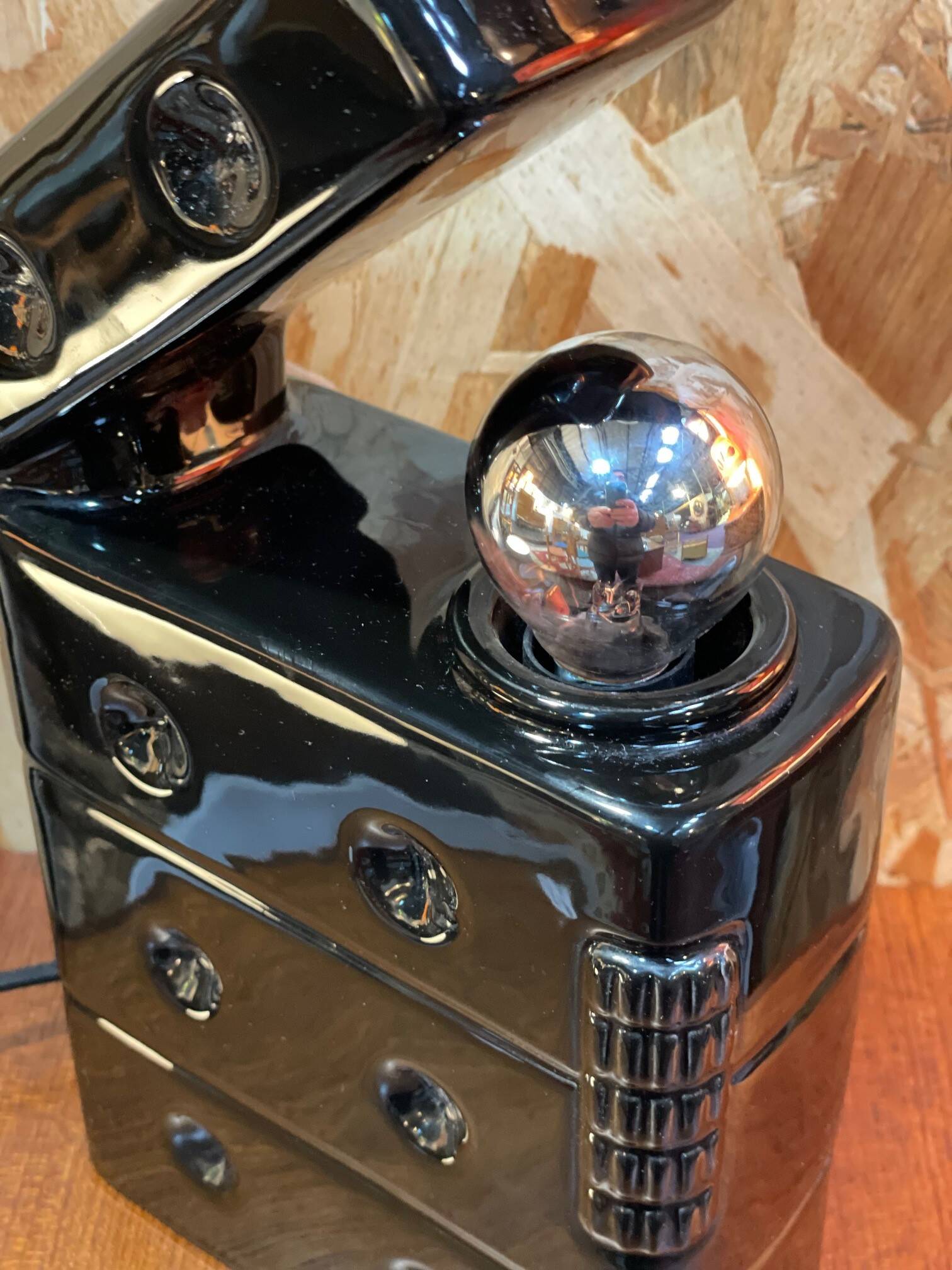 Vintage ceramic lamp from the 1970s.