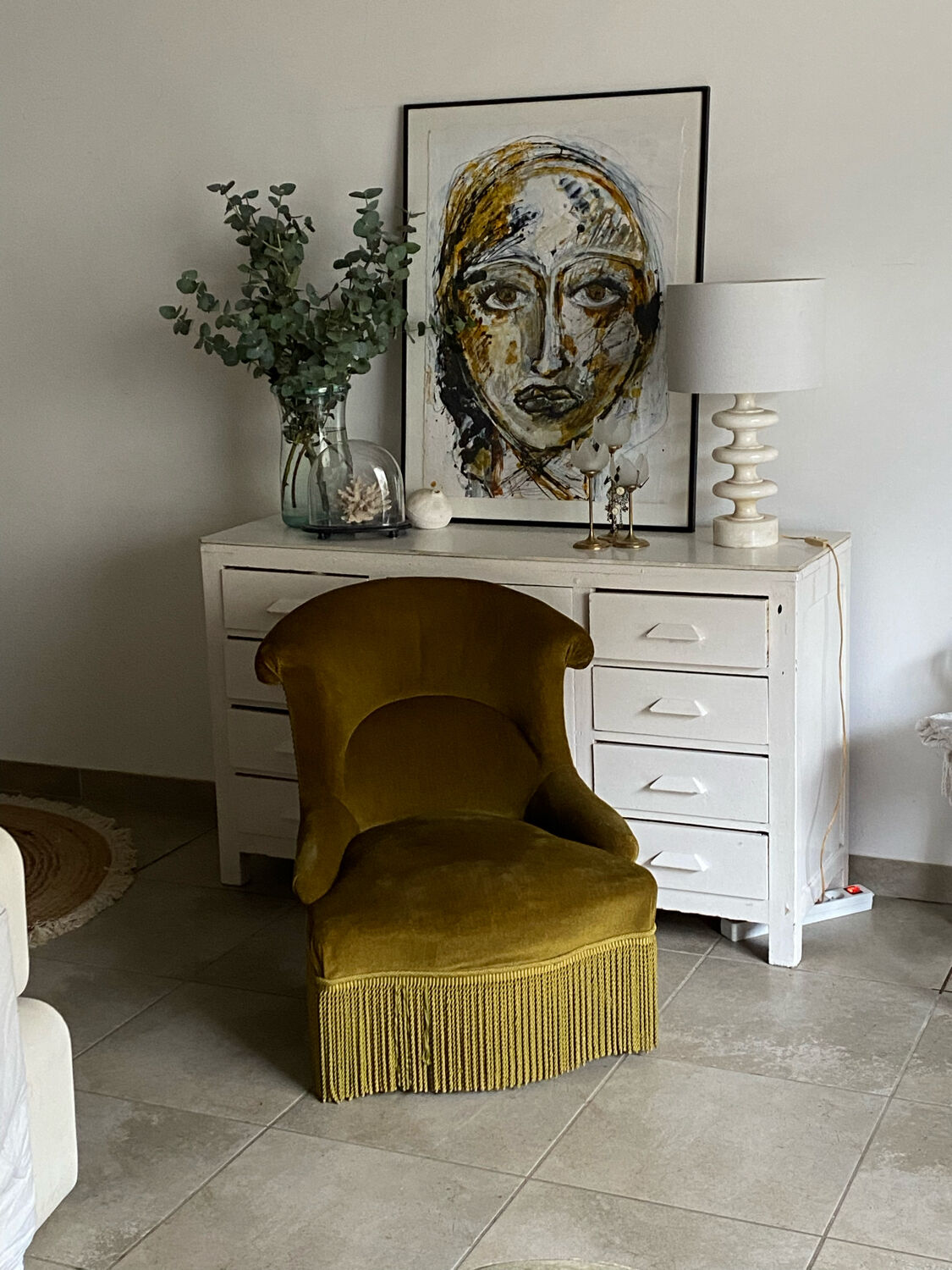 Green velvet toad armchair