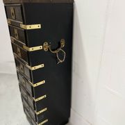 Meuble a huit petits tiroirs en bois noir XX Siècle