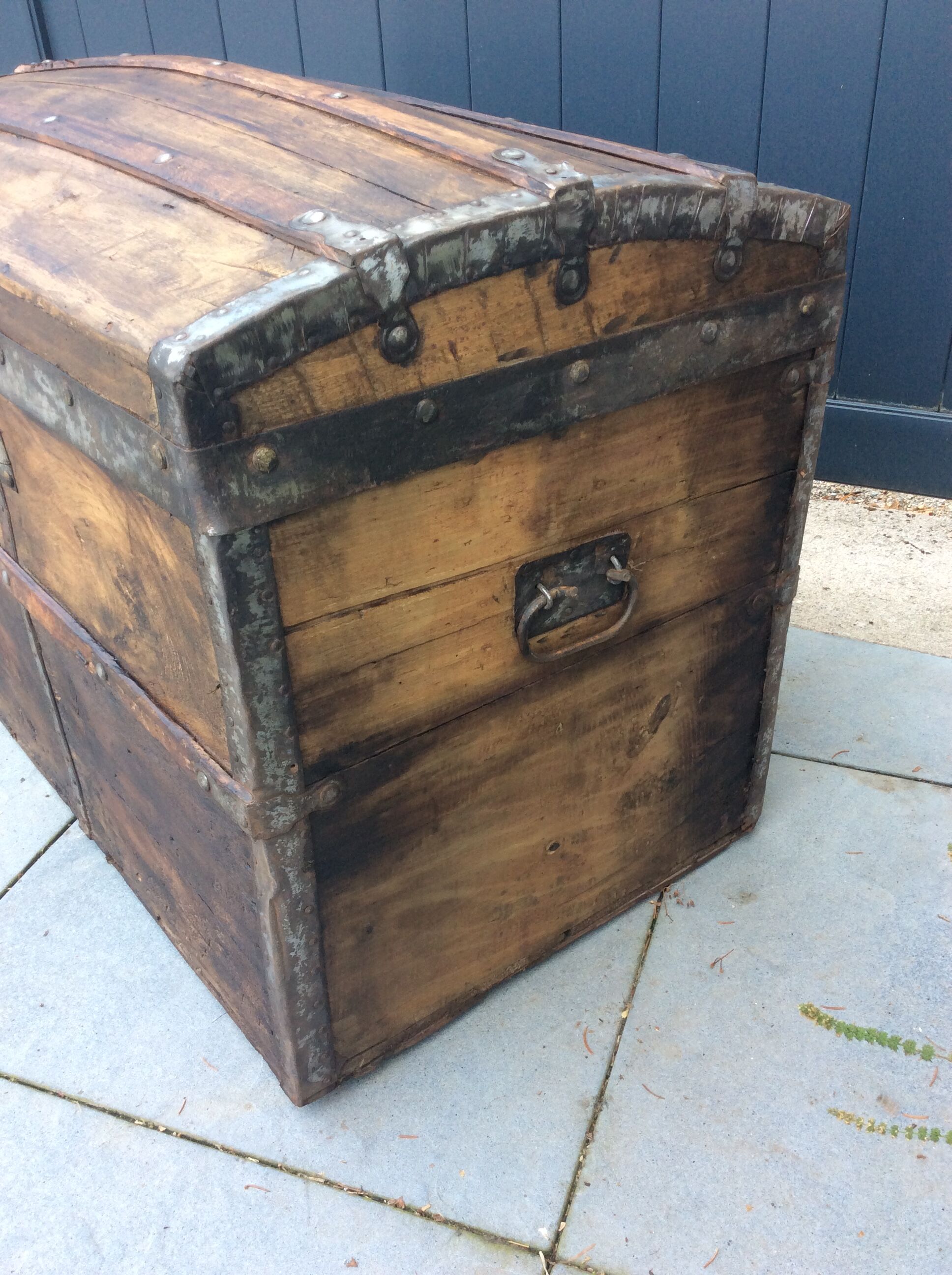 Authentic carriage trunk end 19 th century