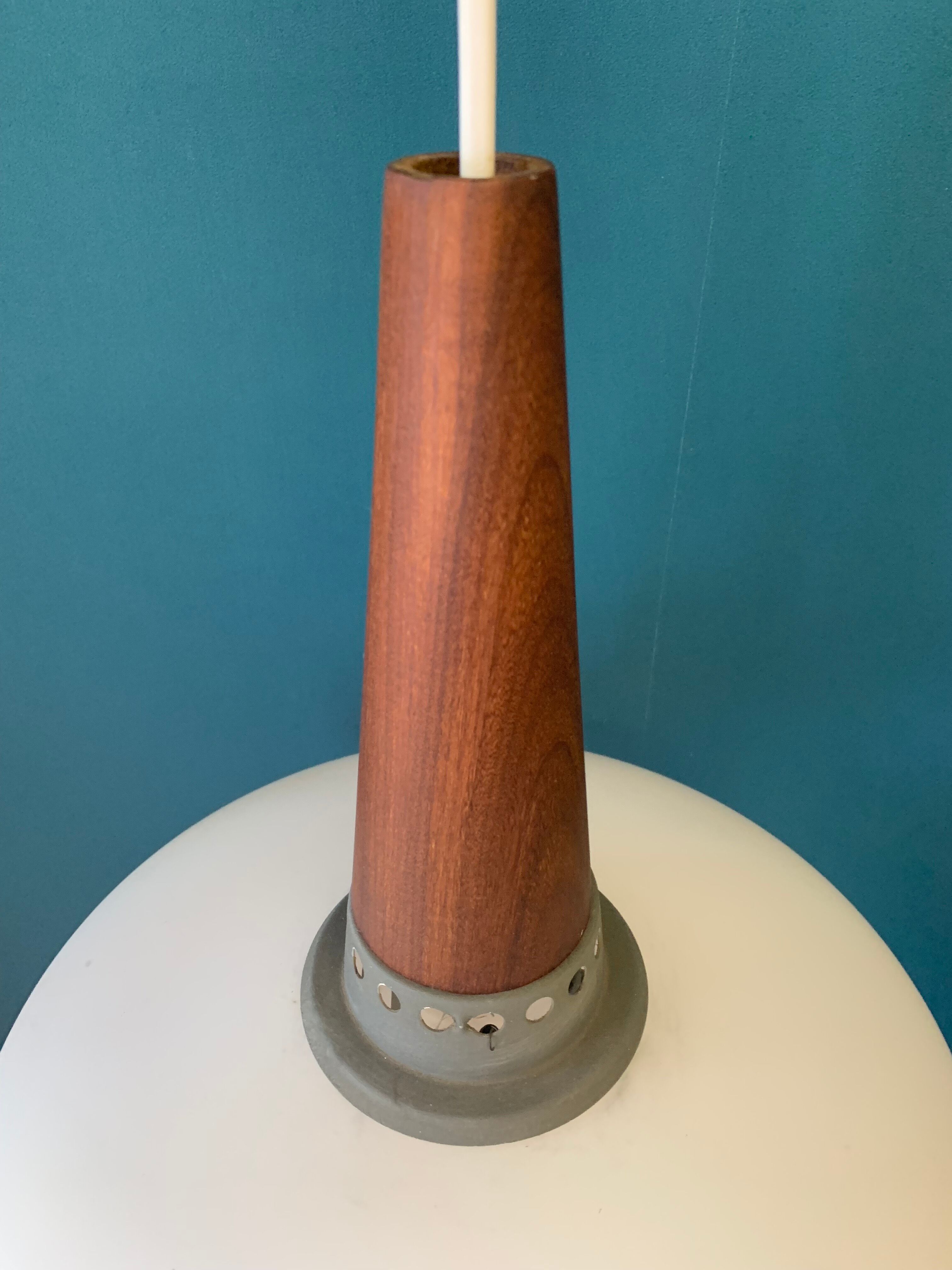 Suspension scandinave Louis Kalff 1960