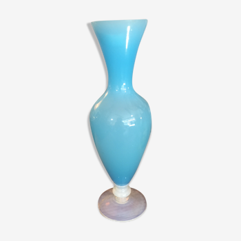 Vase verre opaline d’un beau bleu
