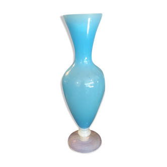 Vase verre opaline d’un beau bleu