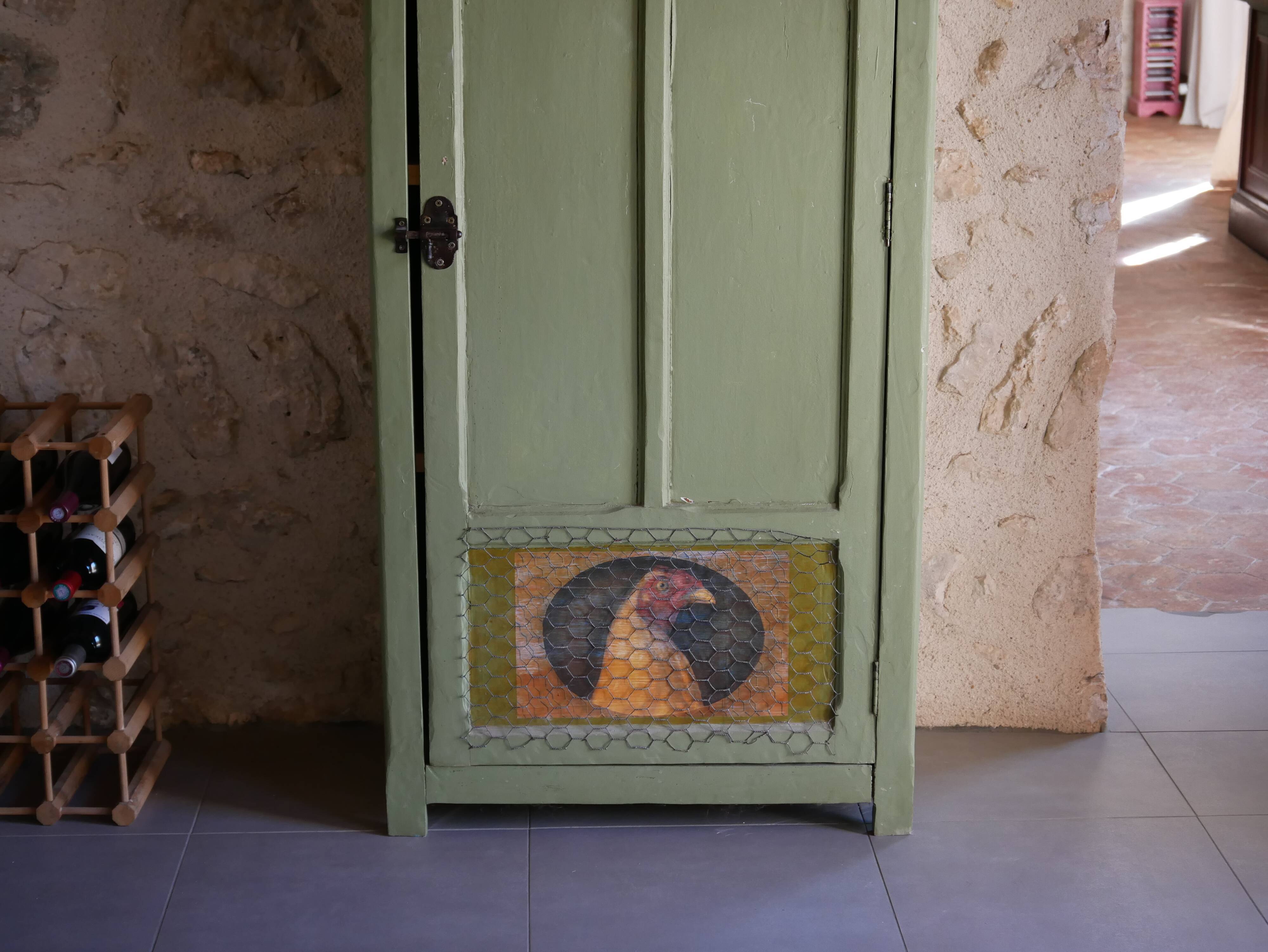 Armoire parisienne