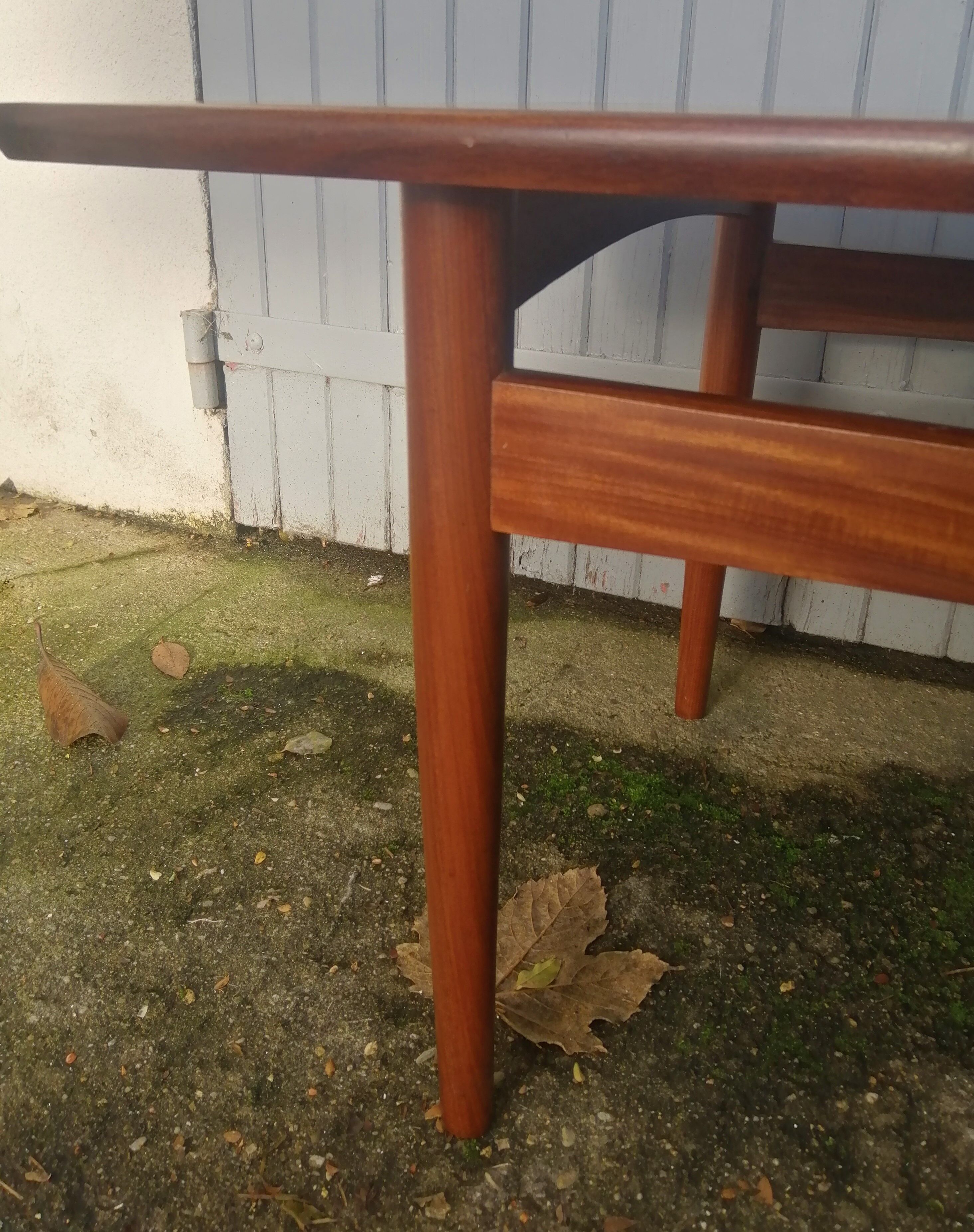 Coffee table from the 60s in teak