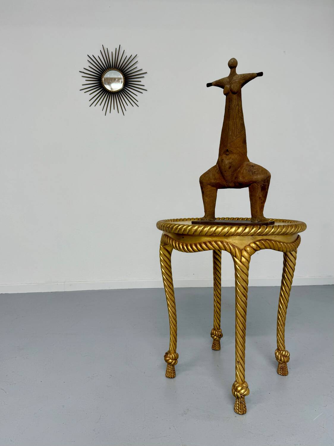 Antique 60s Hollywood Regency gilded and twisted wood table, pedestal table