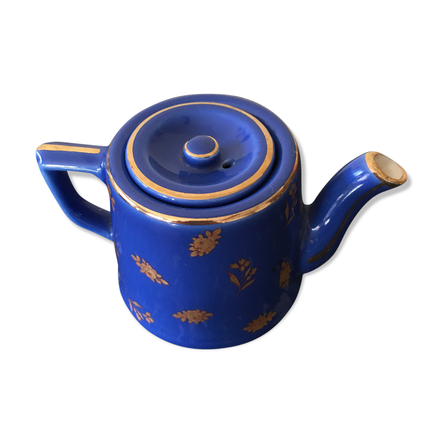 Teapot porcelain