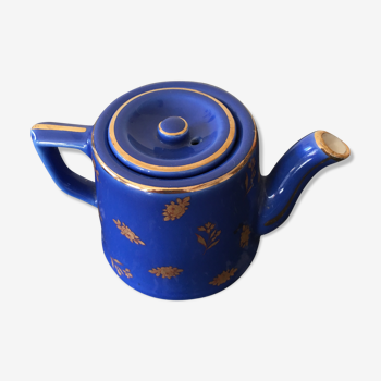 Teapot porcelain