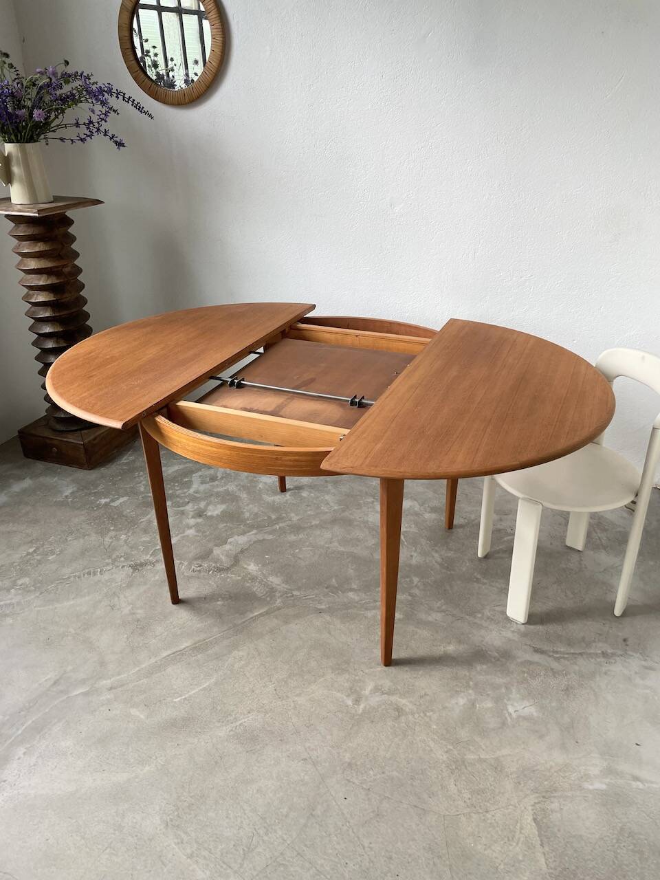 Scandinavian round teak table with extension