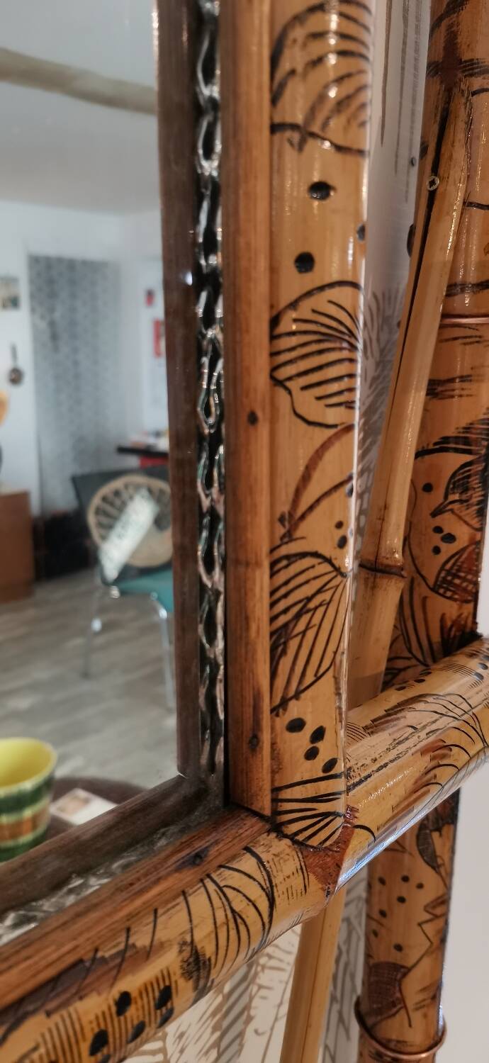 Bamboo wall-mounted locker