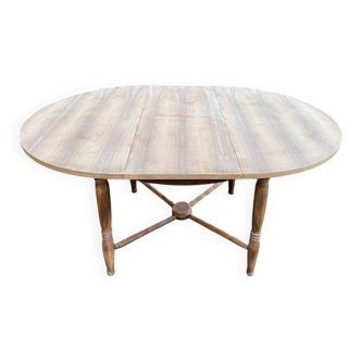 19th-century round extendable dining table with crossed legs, 115cm.