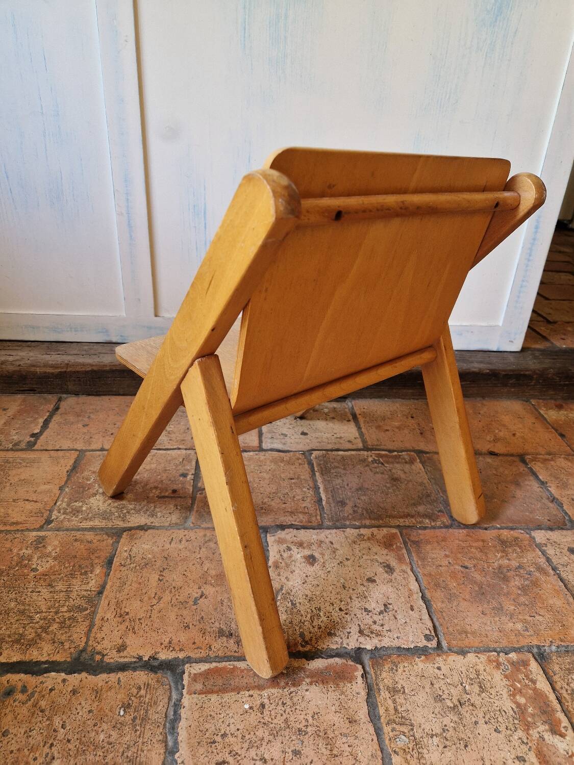 Children's chair in molded plywood from the 60s