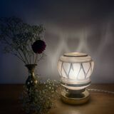 Lampe à poser globe vintage art déco en verre rose et doré