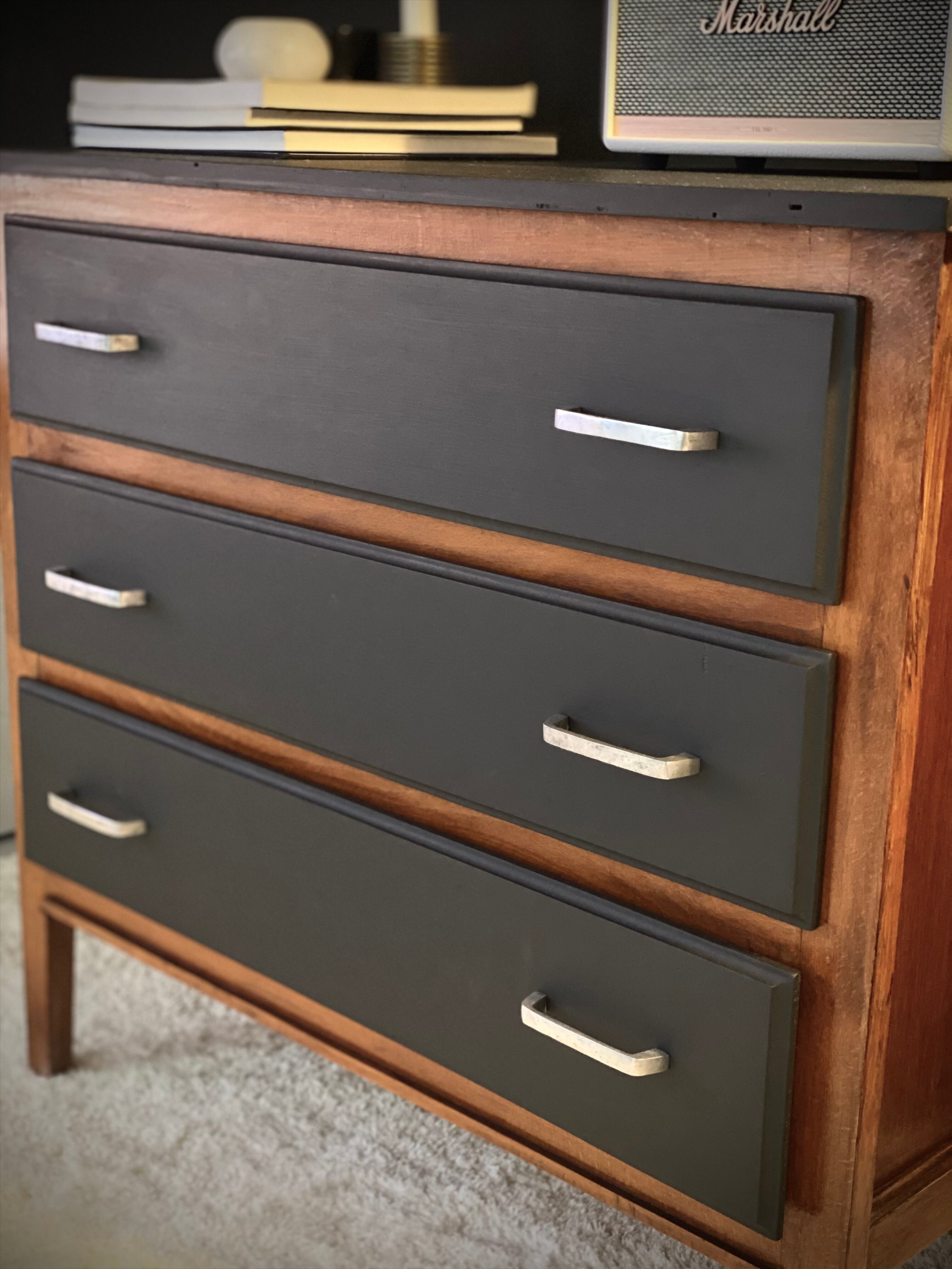 Vintage chest of drawers