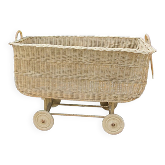 Rattan basket cradle