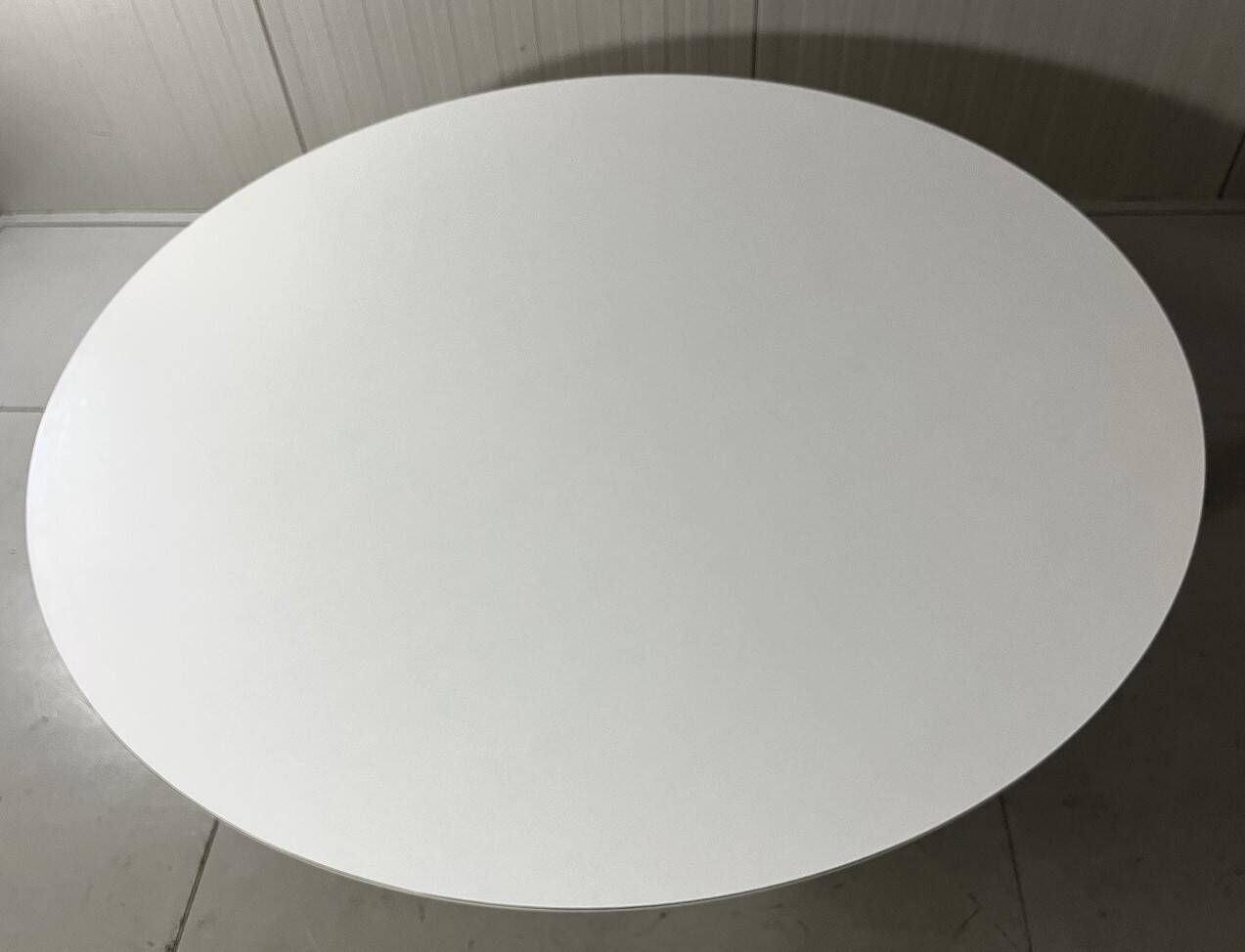 Knoll International Tulip dining table by Eero Saarinen