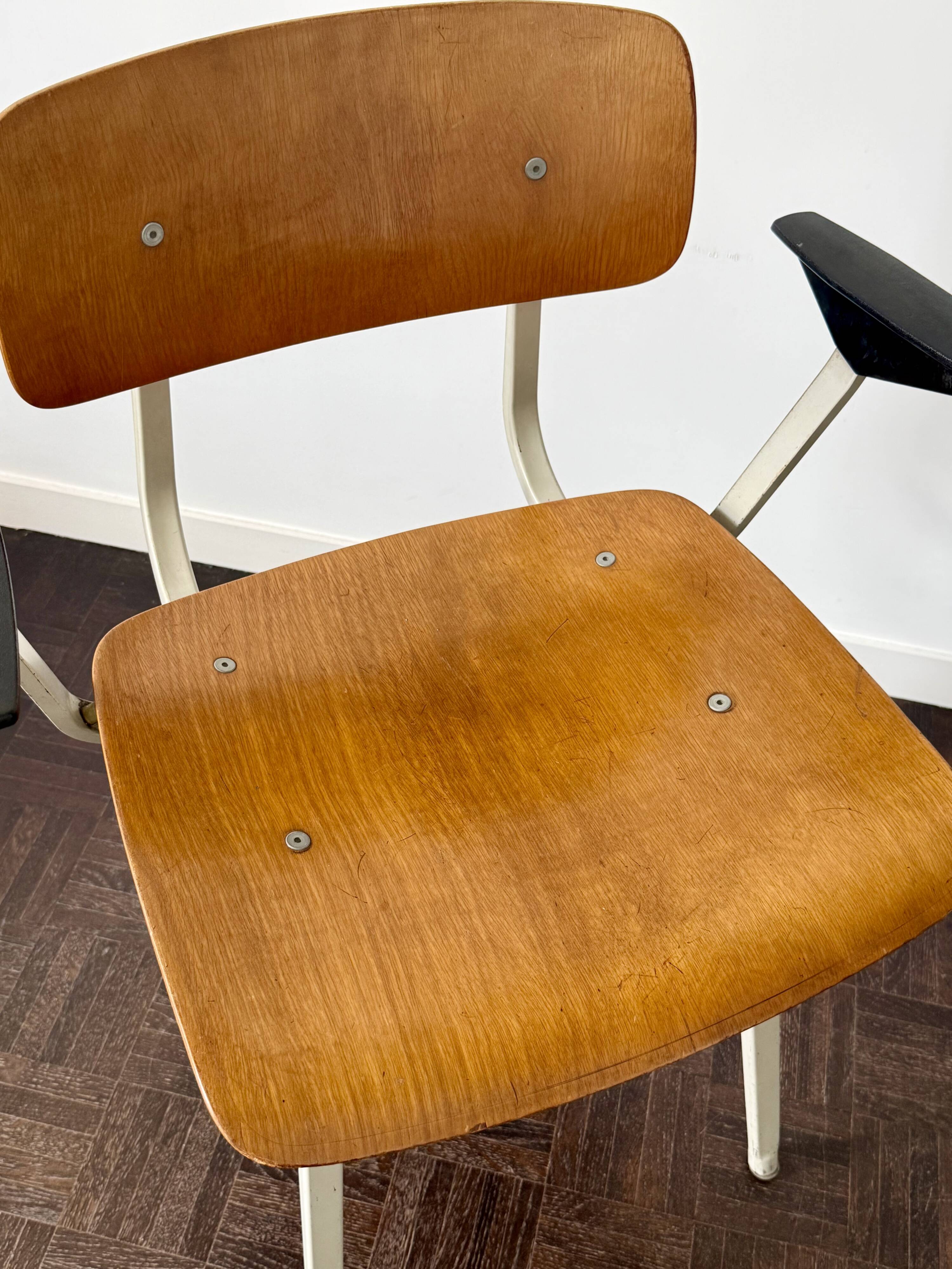 Vintage chair design Friso Kramer model Revolt with armrests
