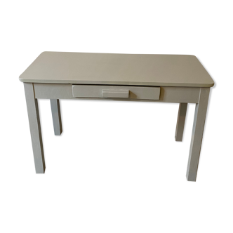 Table / desk