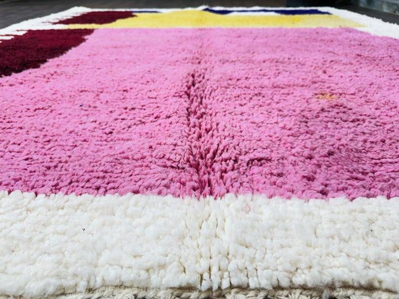 Beni Ouraine handwoven rug, traditional style, size 100 x 200 cm