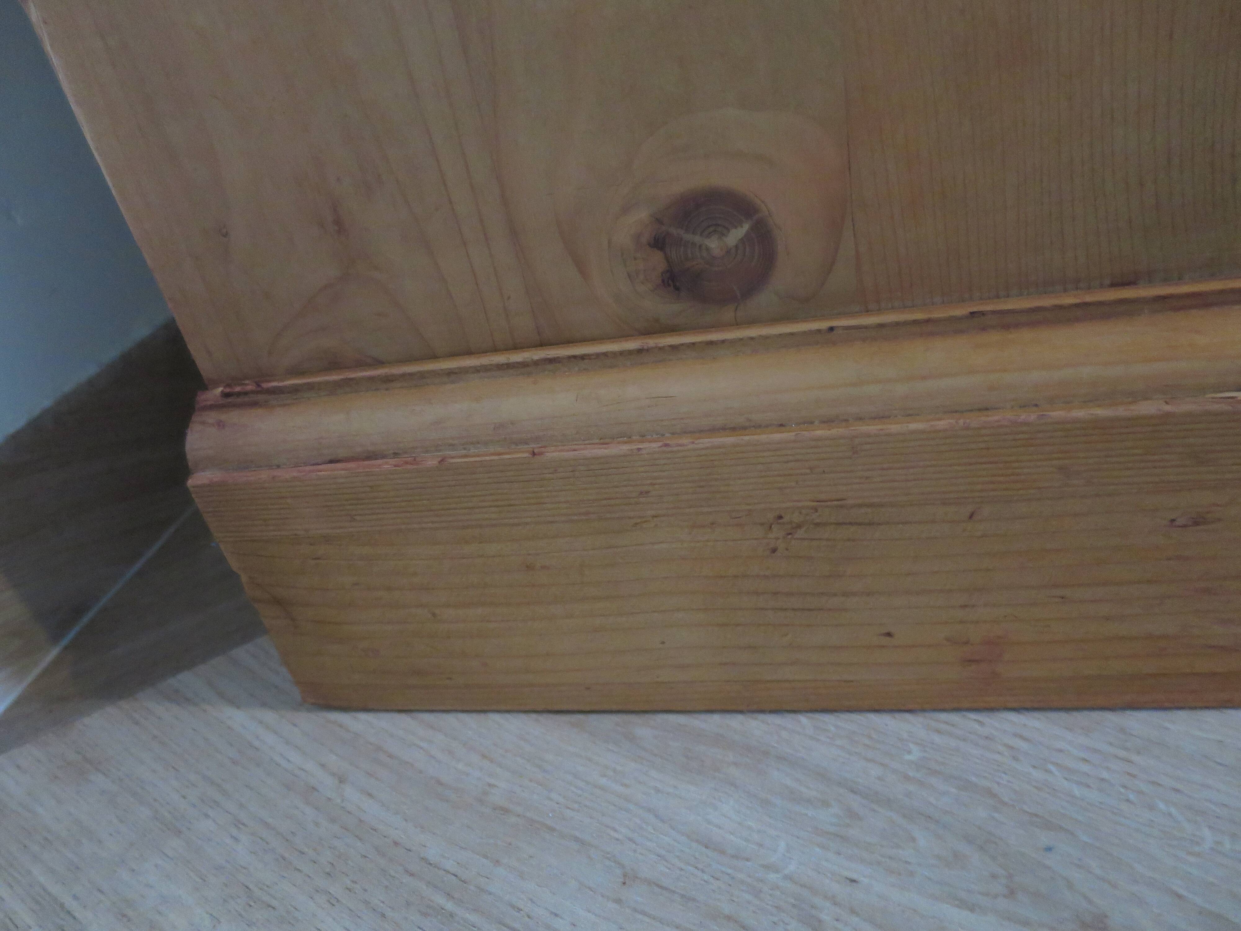 Solid wood bookcase – shabby chic style – adjustable shelves